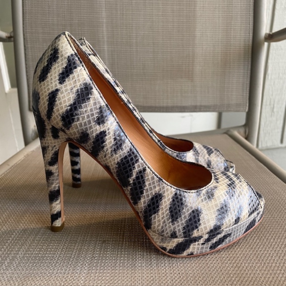 KORS Michael Kors Leather Animal Print Pumps Heels EUC